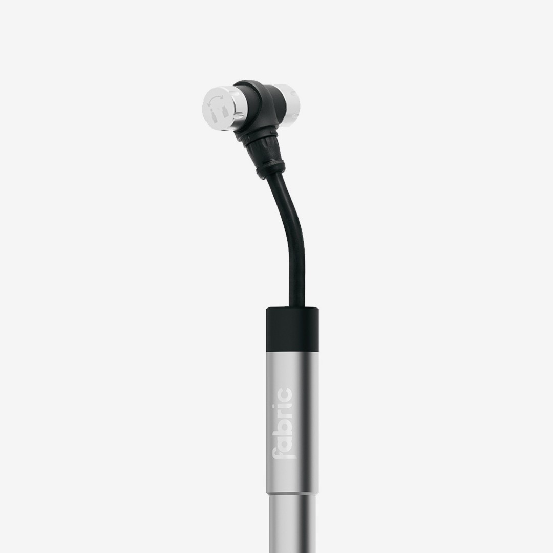 Fabric Nanobar met de flexibele slang uit de pompbehuizing getrokken