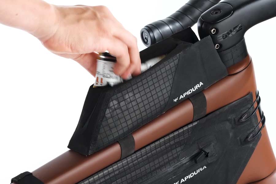 Magnetisk hurtigadgang på Apidura Aero Top Tube Module