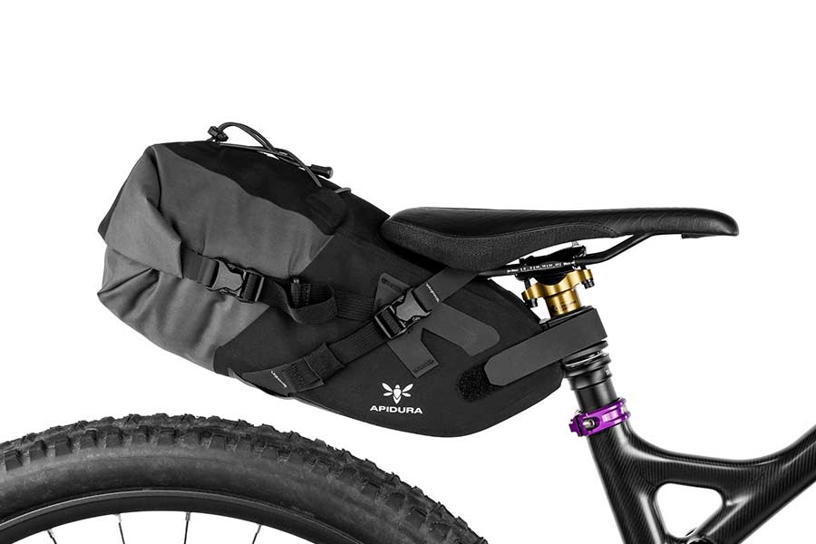 Apidura Backcountry Dropper-Post-Adapter begrenzt den Hub der Vario-Stütze für Freiraum der Satteltasche