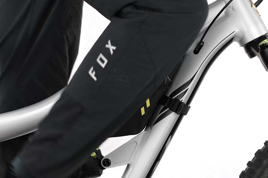 Knæfrigang med Apidura Backcountry Frame Pack 1L