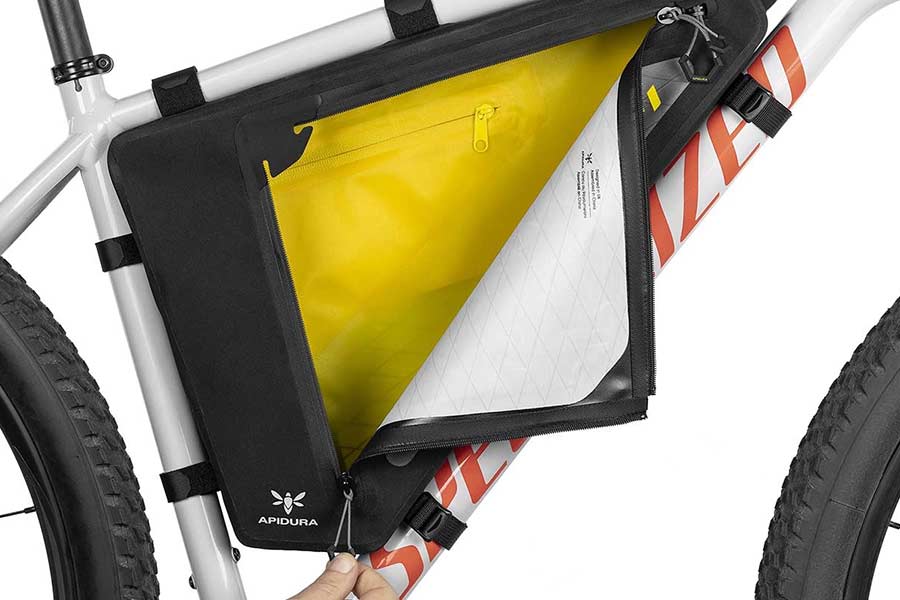 Apidura Backcountry Helrammetaske – dobbelt lynlåsåbning