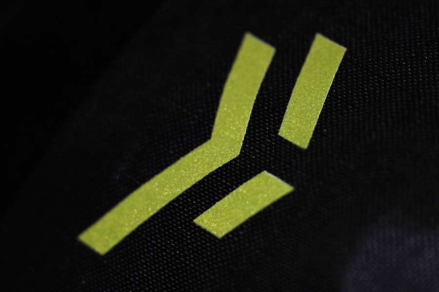 Reflekterende grafik på Apidura Backcountry Hip Pack