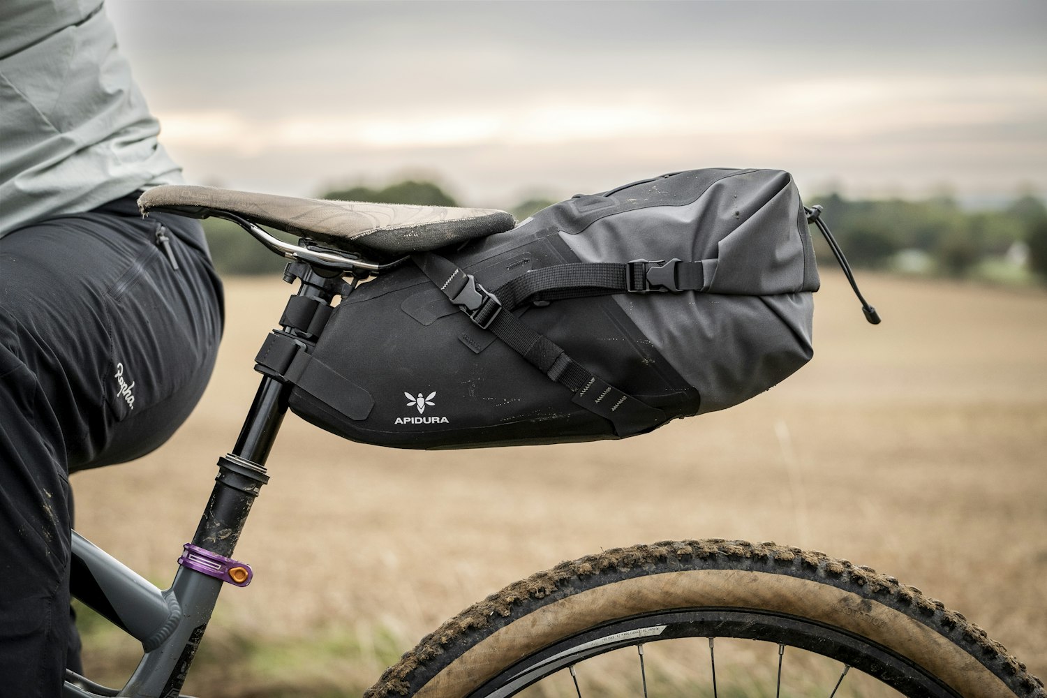 Bikepacking med Apidura Backcountry Sadeltaske