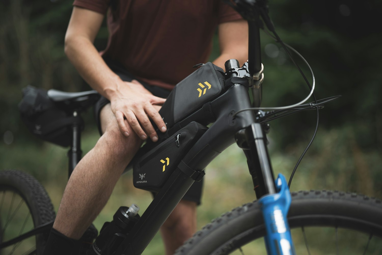 Bikepacking med Apidura Backcountry Overrørstaske