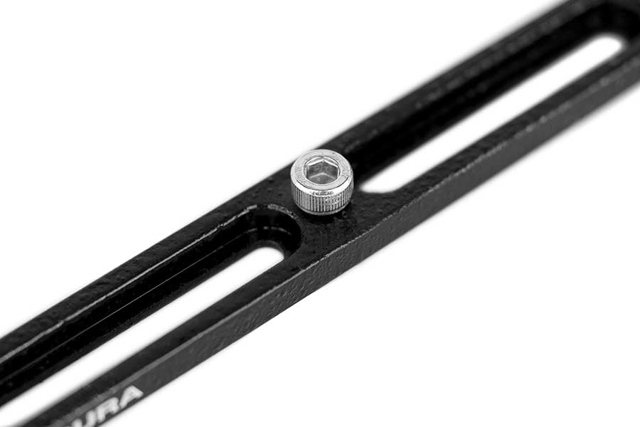 Anodiseret finish og bolte i rustfrit stål på Apidura Flaskeholderadapter