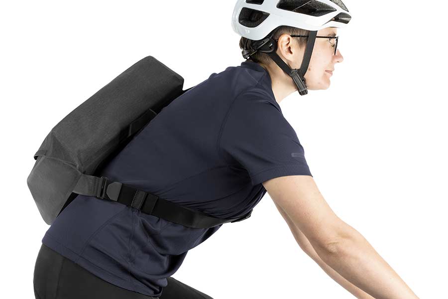 Ergonomisk pasform på cyklen af Apidura City Messenger