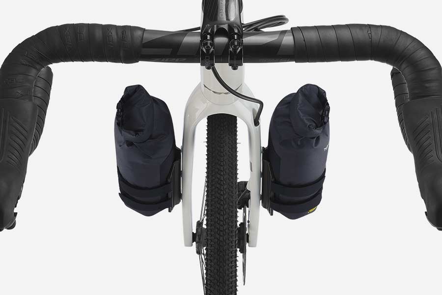 Dwa rozmiary Apidura Expedition Cargo Cage Pack
