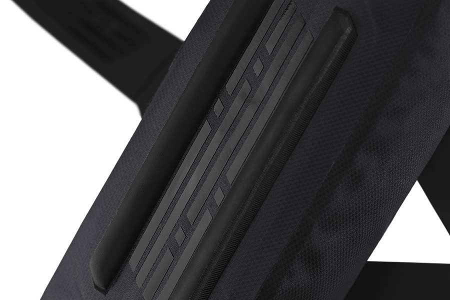 Stability Channel de l'Apidura Expedition Downtube Pack