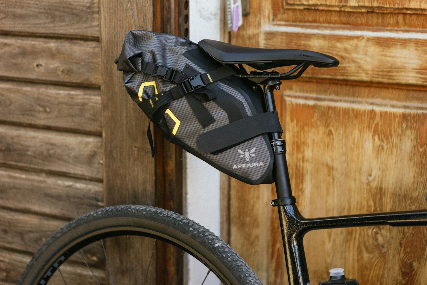 Bikepacking med Apidura Expedition Sadeltaske