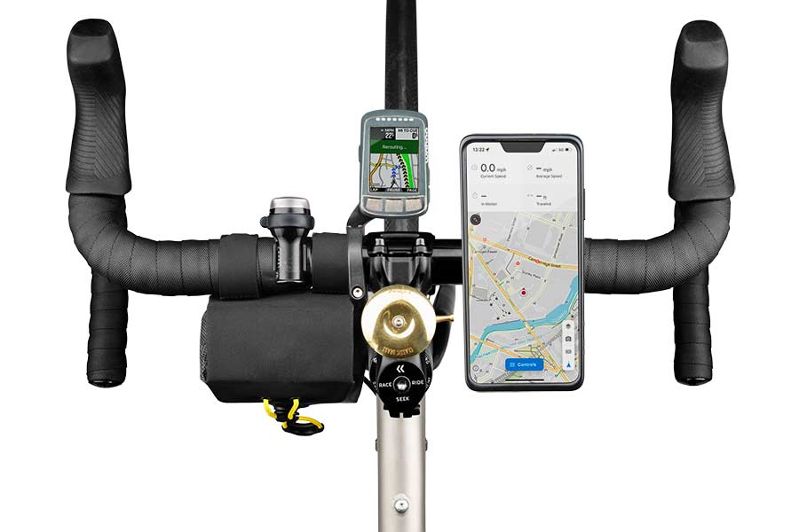Apidura Expedition Stem Pack on different cockpit arrangements