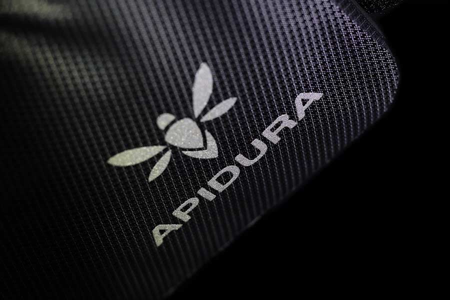 Reflekterende grafik på Apidura Expedition Top Tube Pack