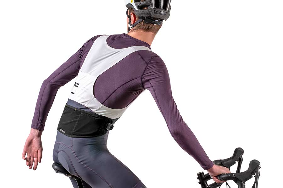 Zwężony, ergonomiczny kształt Apidura Expedition Waist Belt