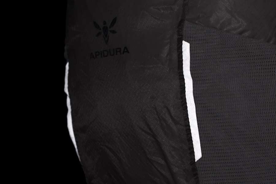 Reflekterende grafik på Apidura Packable Backpack