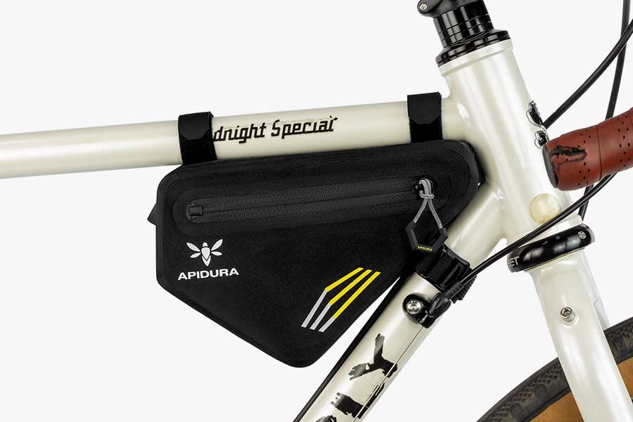 Apidura Racing Rahmentasche 1 L – universelle Passform für verschiedene Rahmengeometrien