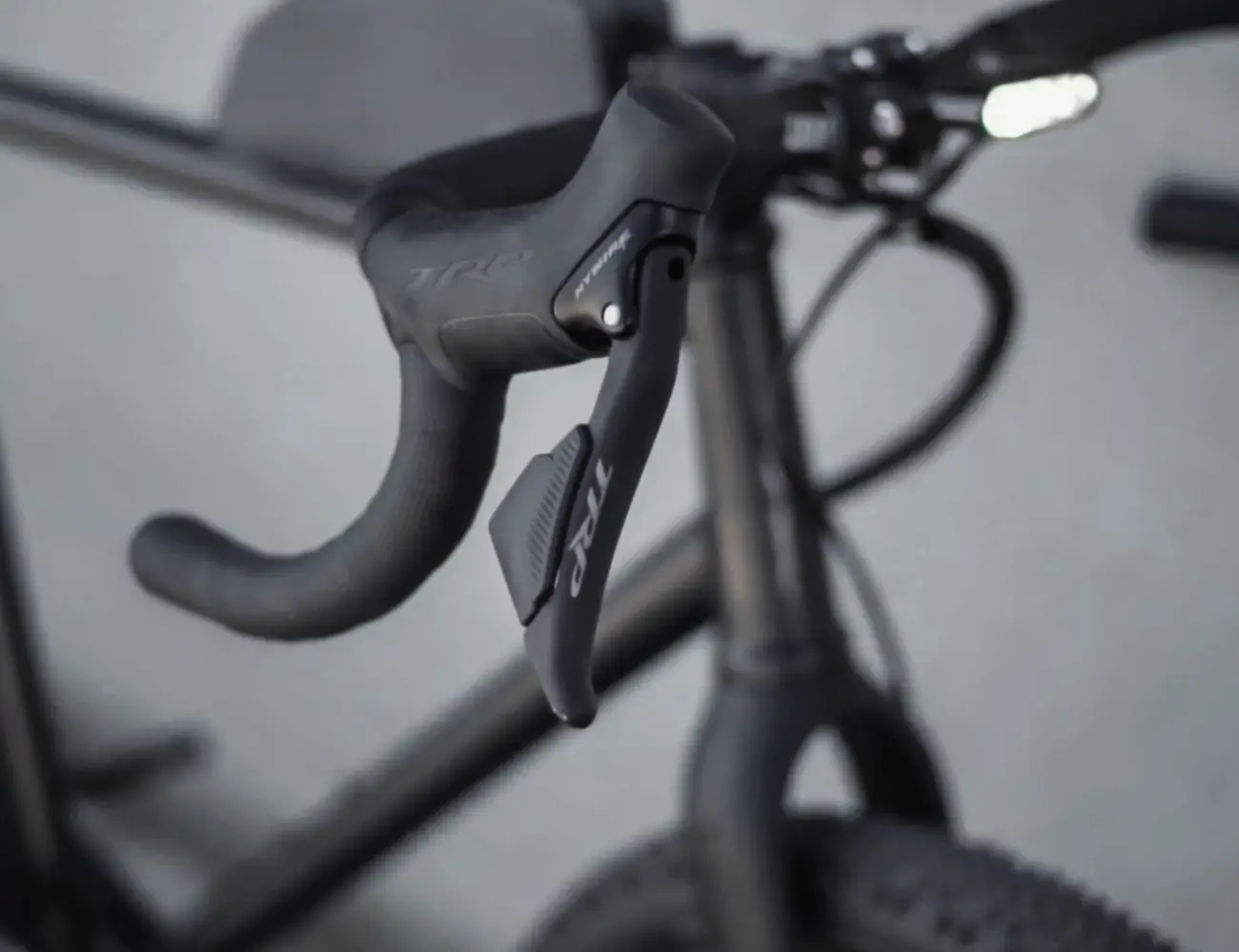 TRP Hywire brake-shift lever on the drop handlebar of the Booda Bike Alpine, used for the Rohloff E-14 Solo shifting