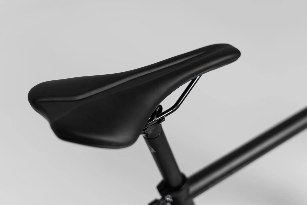 Close view of the saddle on the seat post of a Booda Bike Alpine