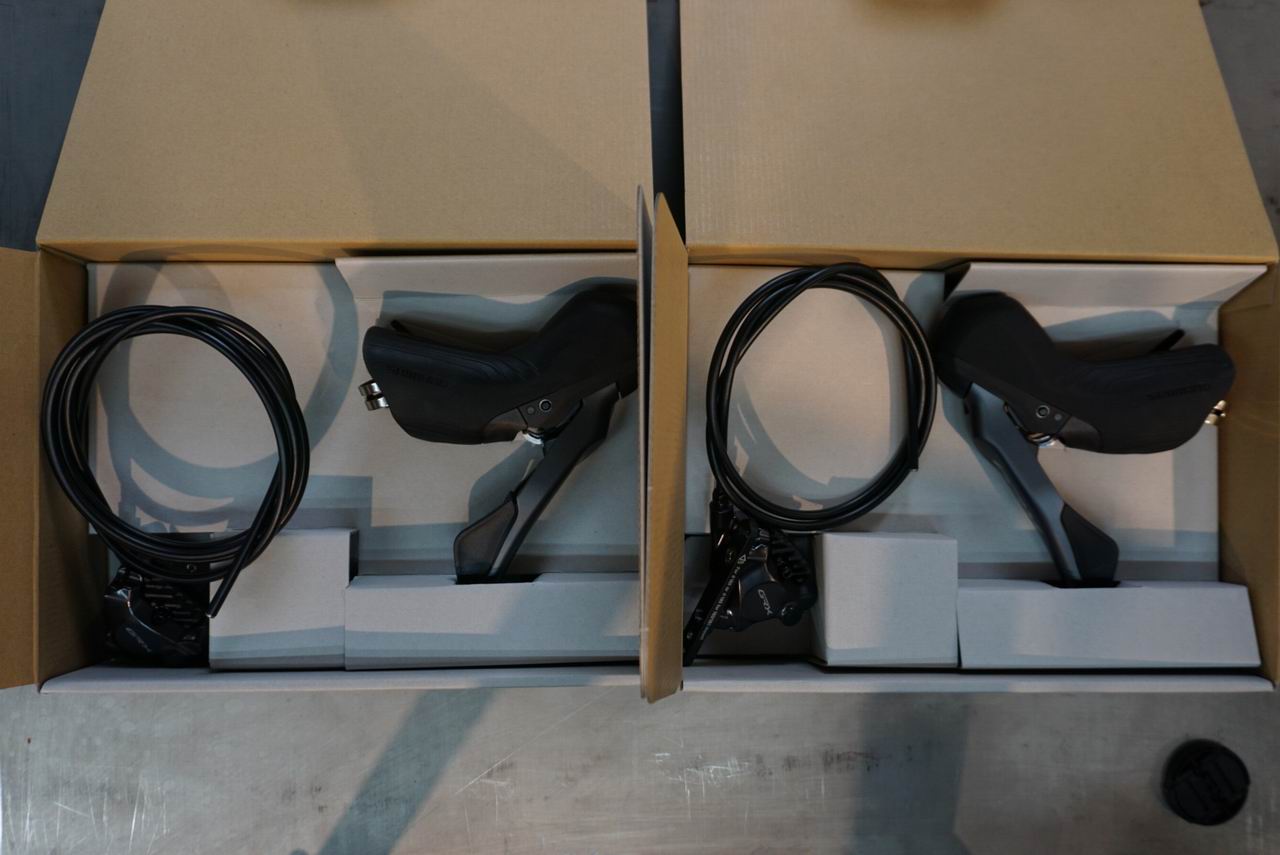 Shimano GRX820-greb ombygget med Gebla ShimKit, i deres æske