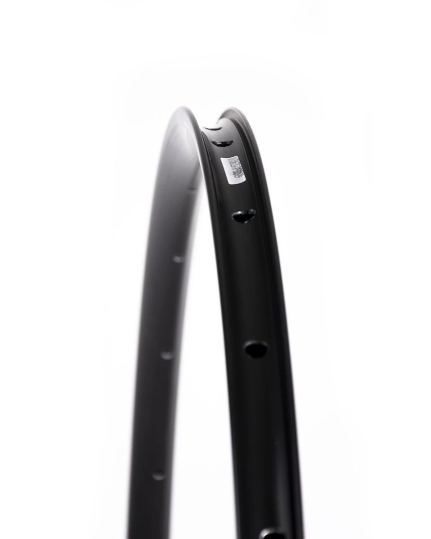 Possible aluminium rim 622, 24 holes, close-up of the rim profile and spoke holes