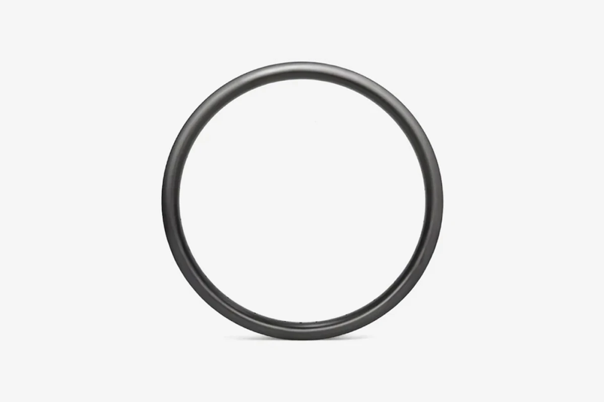 Possible carbon rim 584 (27.5 inch), 24 holes, hookless, 29 mm deep