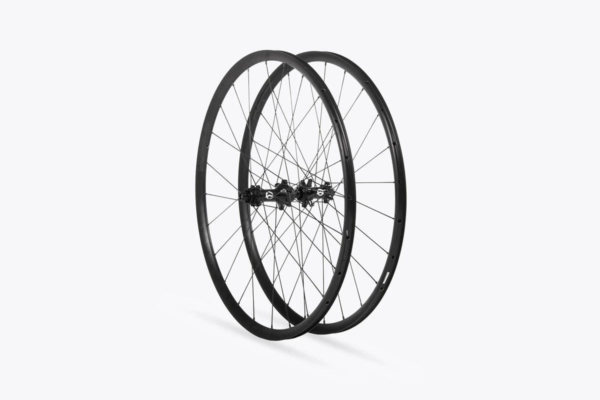 Possible SpinnerOne wheel set with black aluminium rims and black spokes
