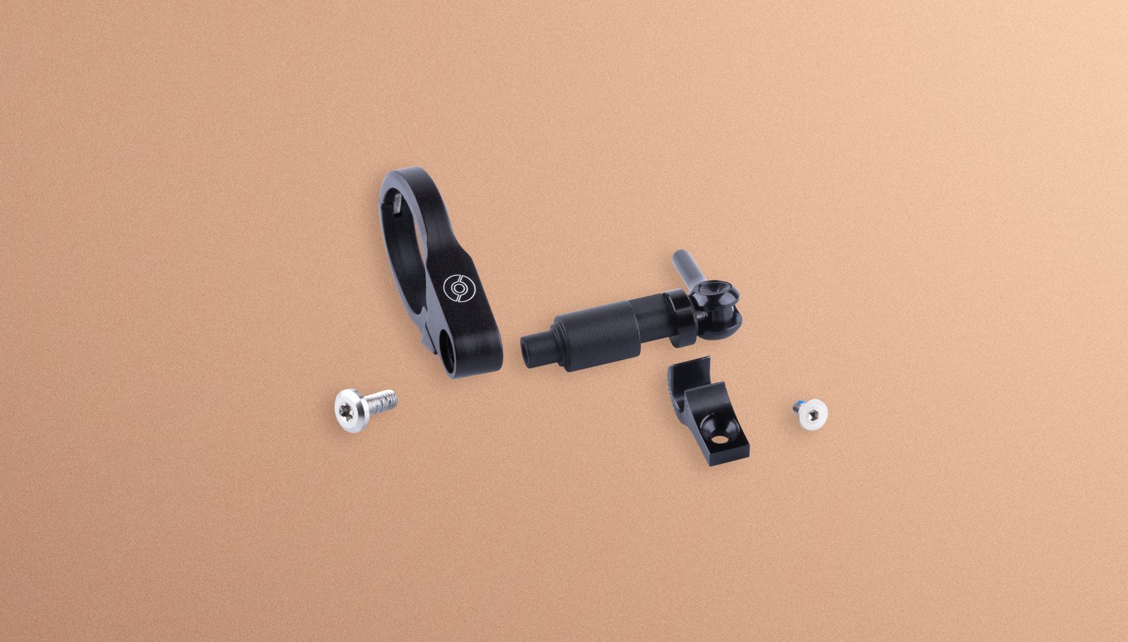 Onderdelen van de Airstream HBM: klem, snelsluitadapter en schroeven